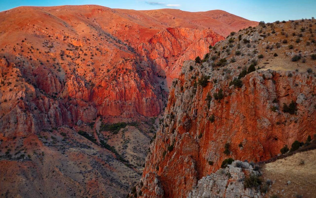Noravank & Gnishik Canyon Adventure