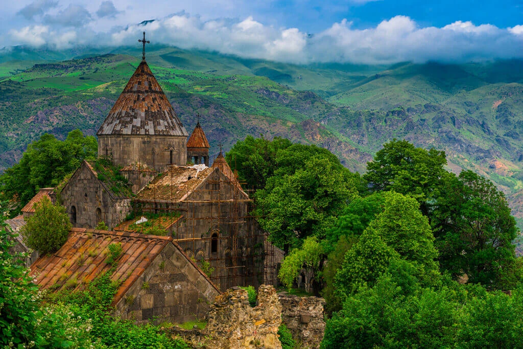Treasures of Lori: Sanahin (UNESCO), Mendz Er Cave, and Trekking to Horomayr