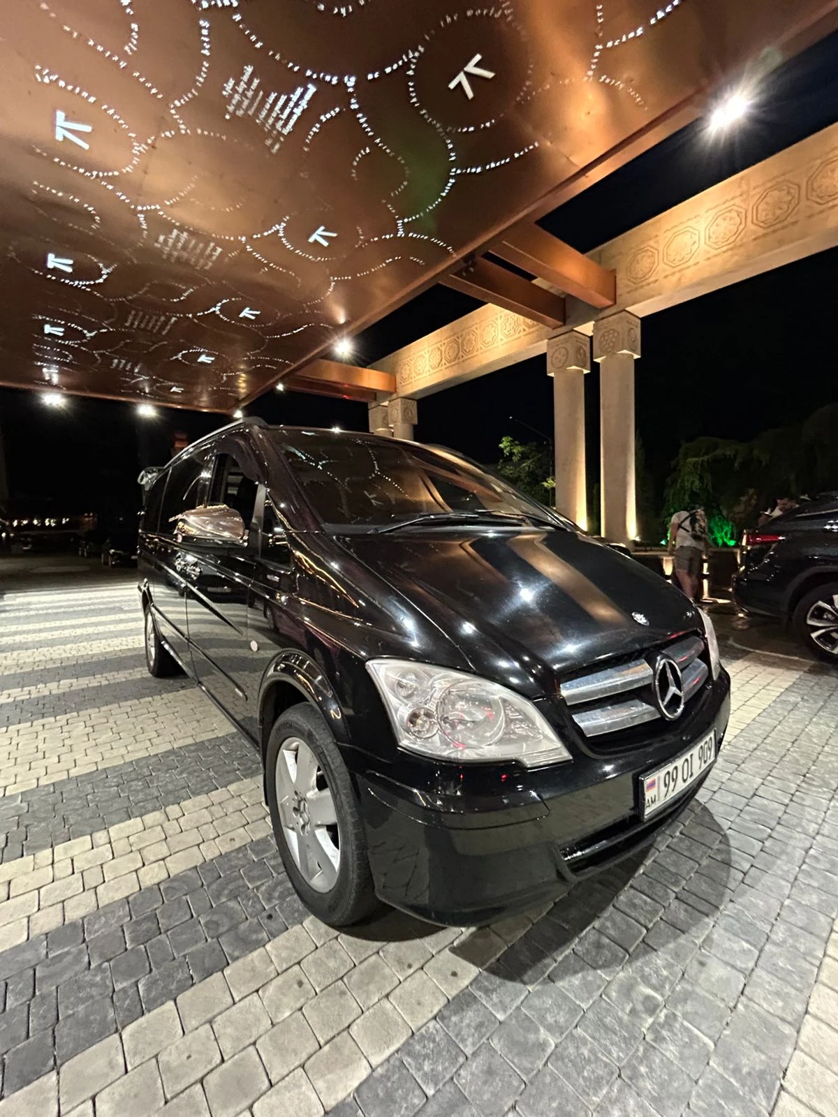 Premium Private Transfers in Armenia: Zvartnots Airport & Regional Routes